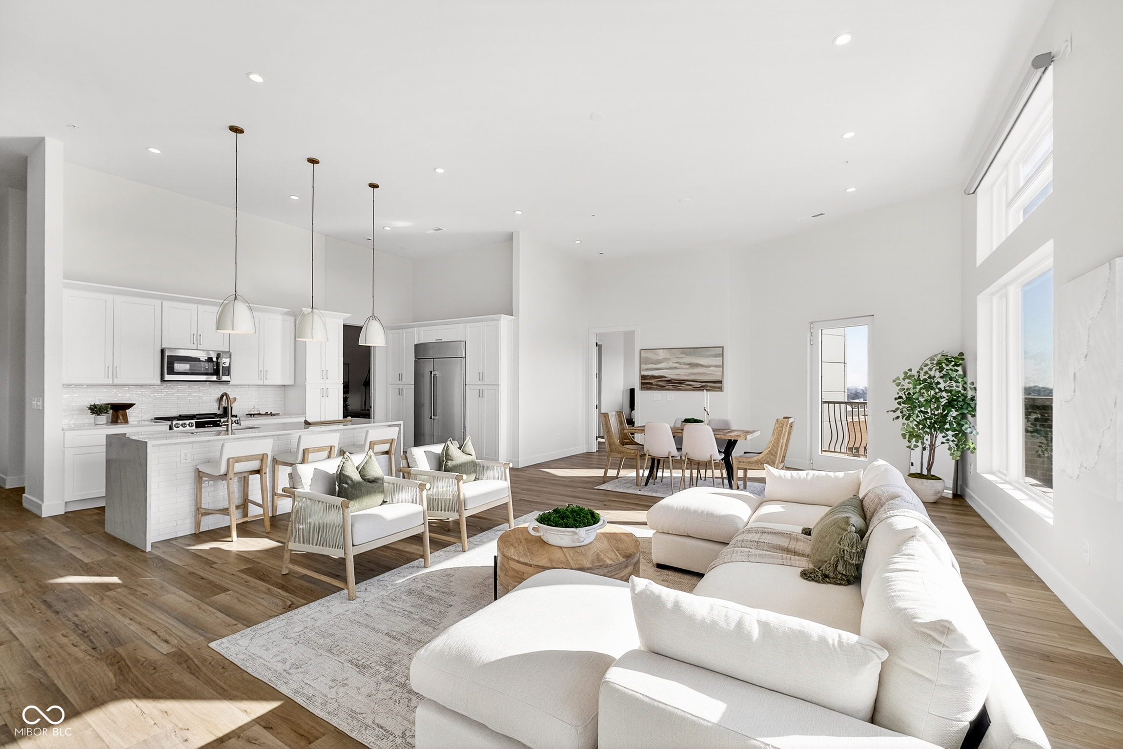 Carmel, Indiana, 46032, United States, 2 Bedrooms Bedrooms, ,3 BathroomsBathrooms,Residential,For Sale,1981116