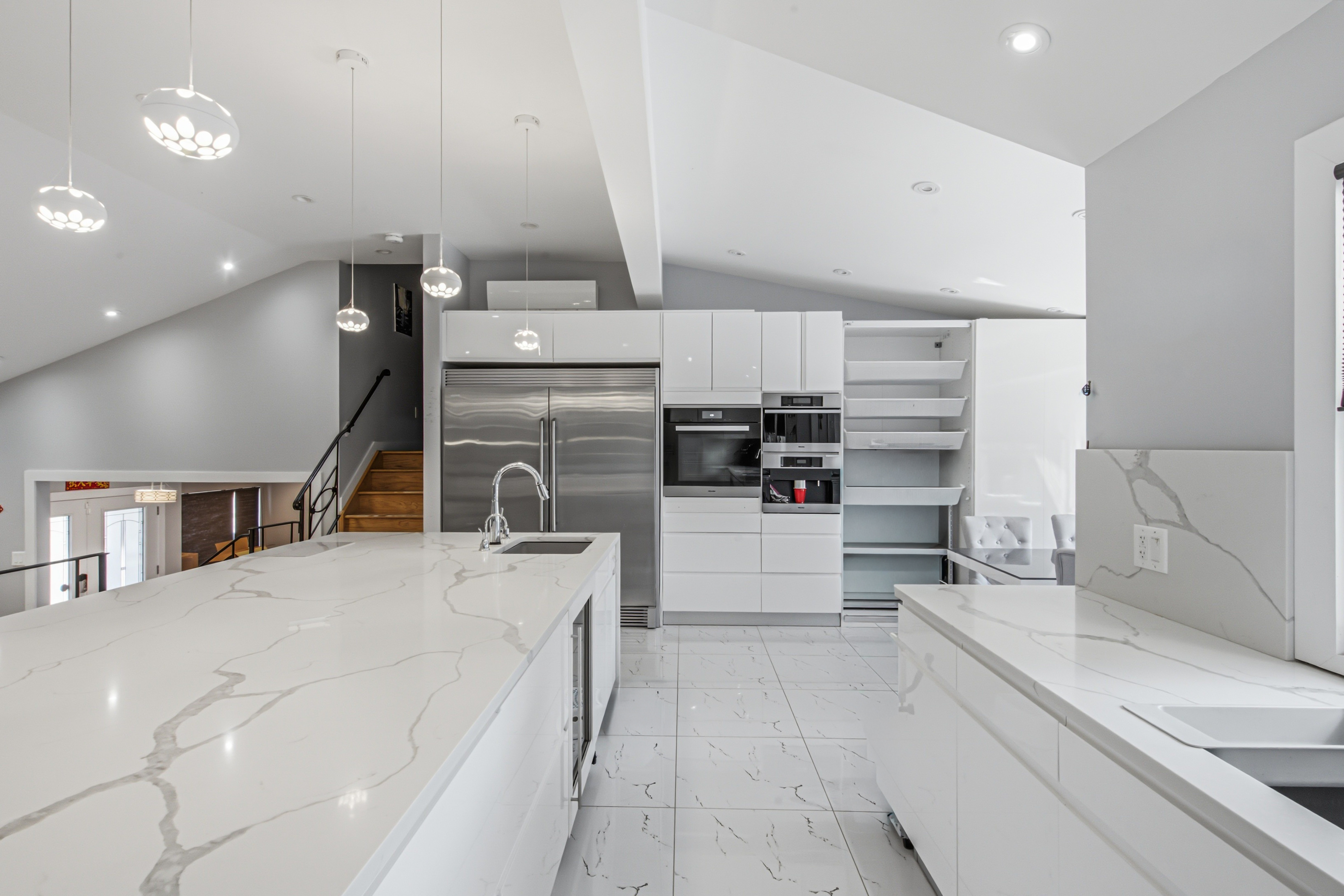  31 Sutton Hill Lane, Manhasset Hills, NY, 11040 - 物件實景