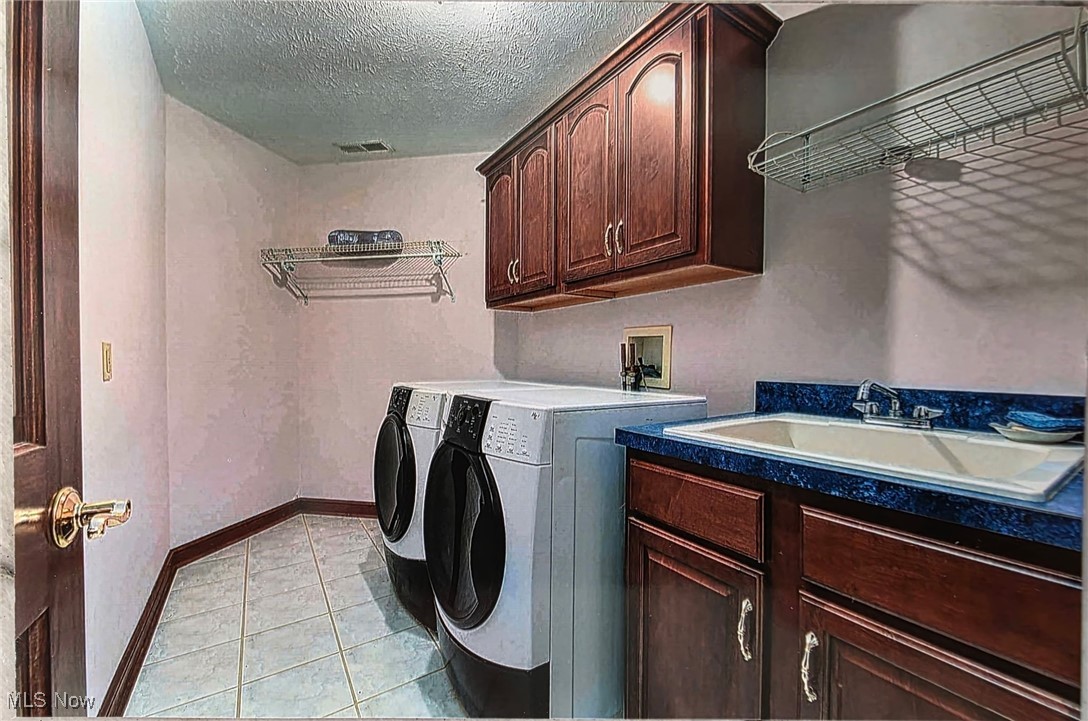 Valley City, Ohio, 44280, United States, 4 Bedrooms Bedrooms, ,5 BathroomsBathrooms,Residential,For Sale,1836781