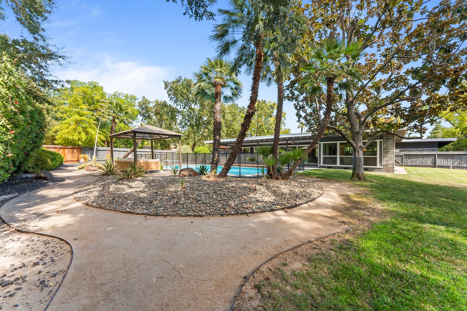 4935 Fair Oaks Boulevard, Carmichael, CA 95608 - 物件實景