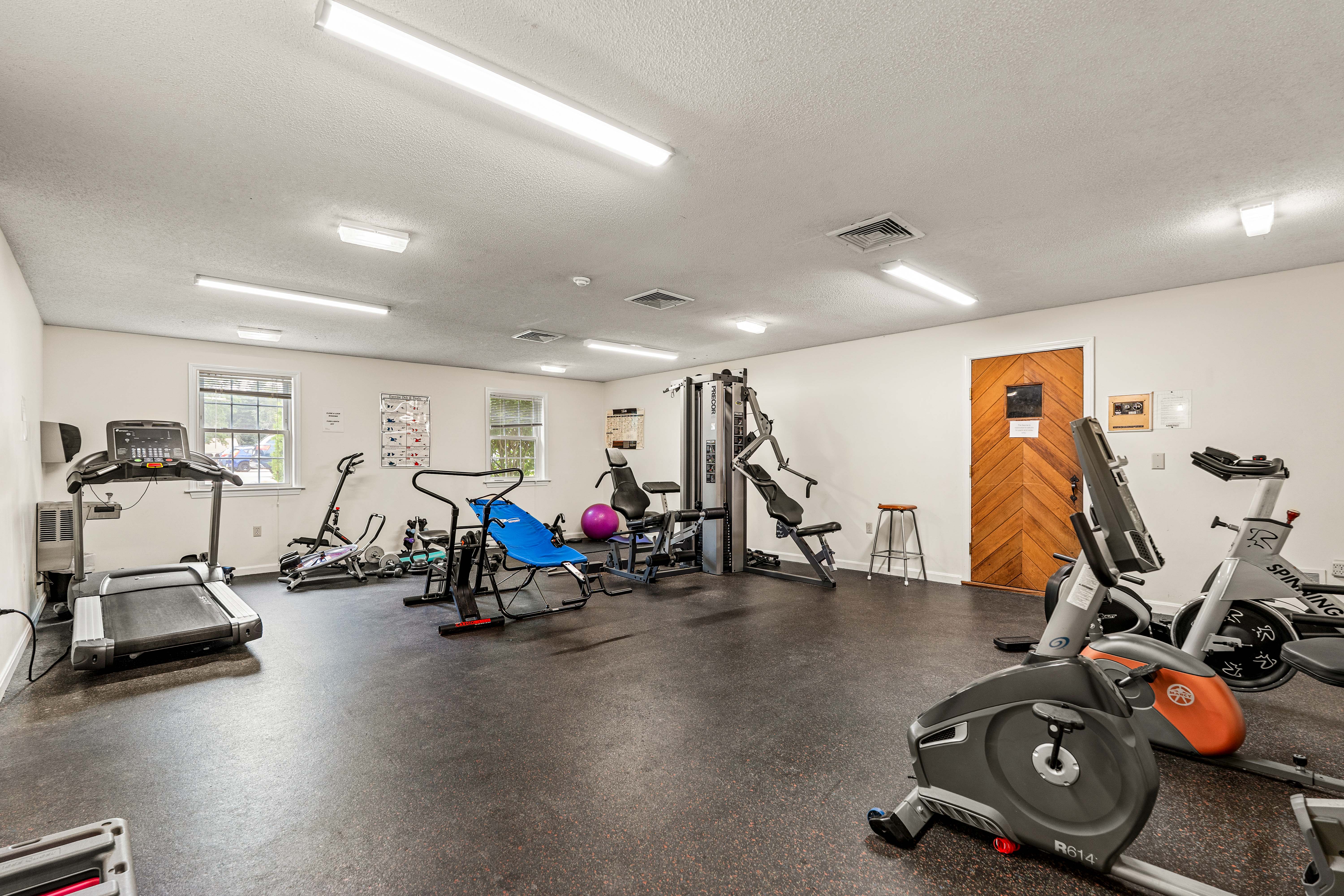  1202 White Cedar Boulevard, Portsmouth, NH 03801 - 物件實景
