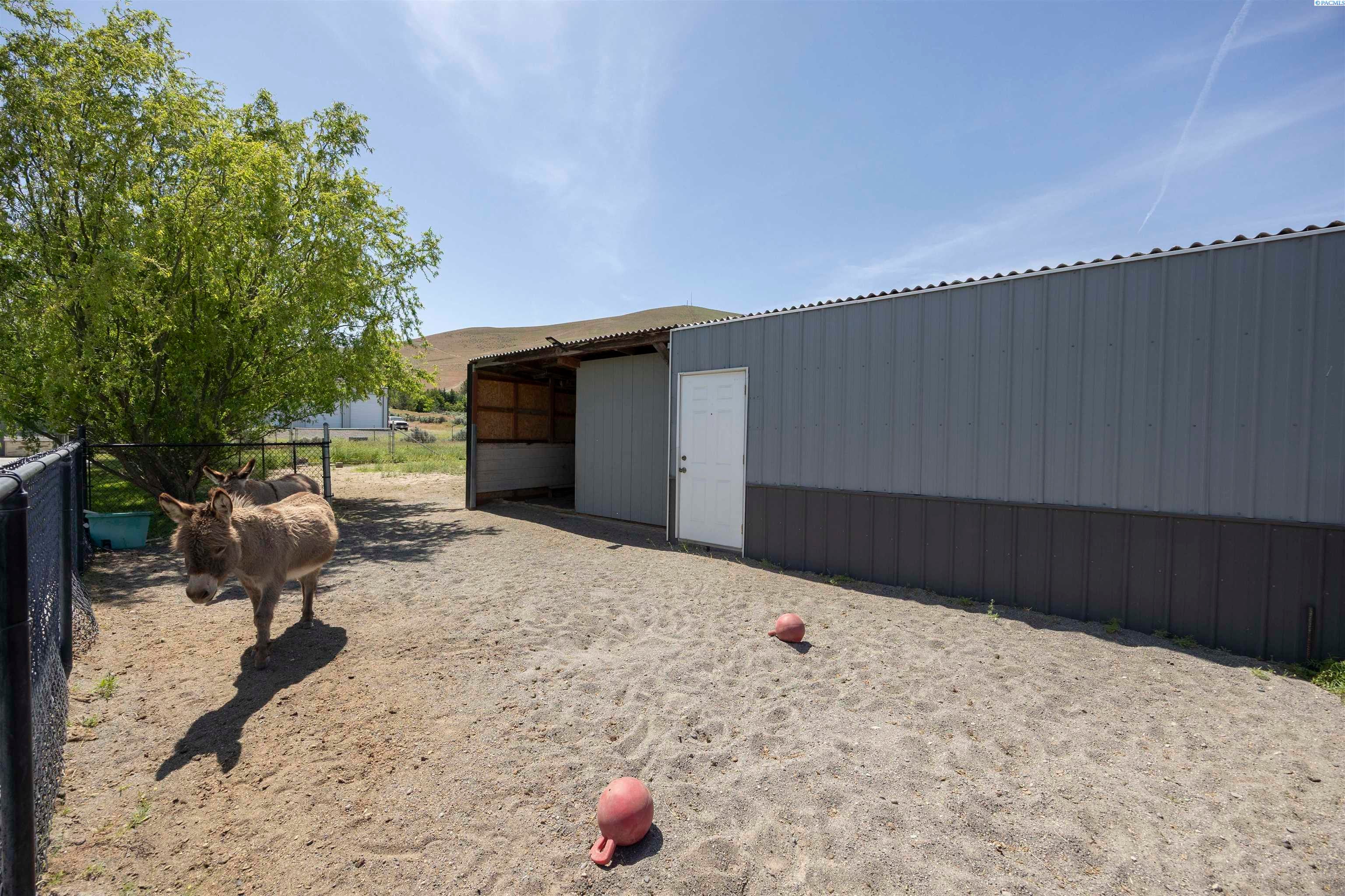 Benton City, Washington, 99320, United States, 3 Bedrooms Bedrooms, ,2 BathroomsBathrooms,Residential,For Sale,1983033