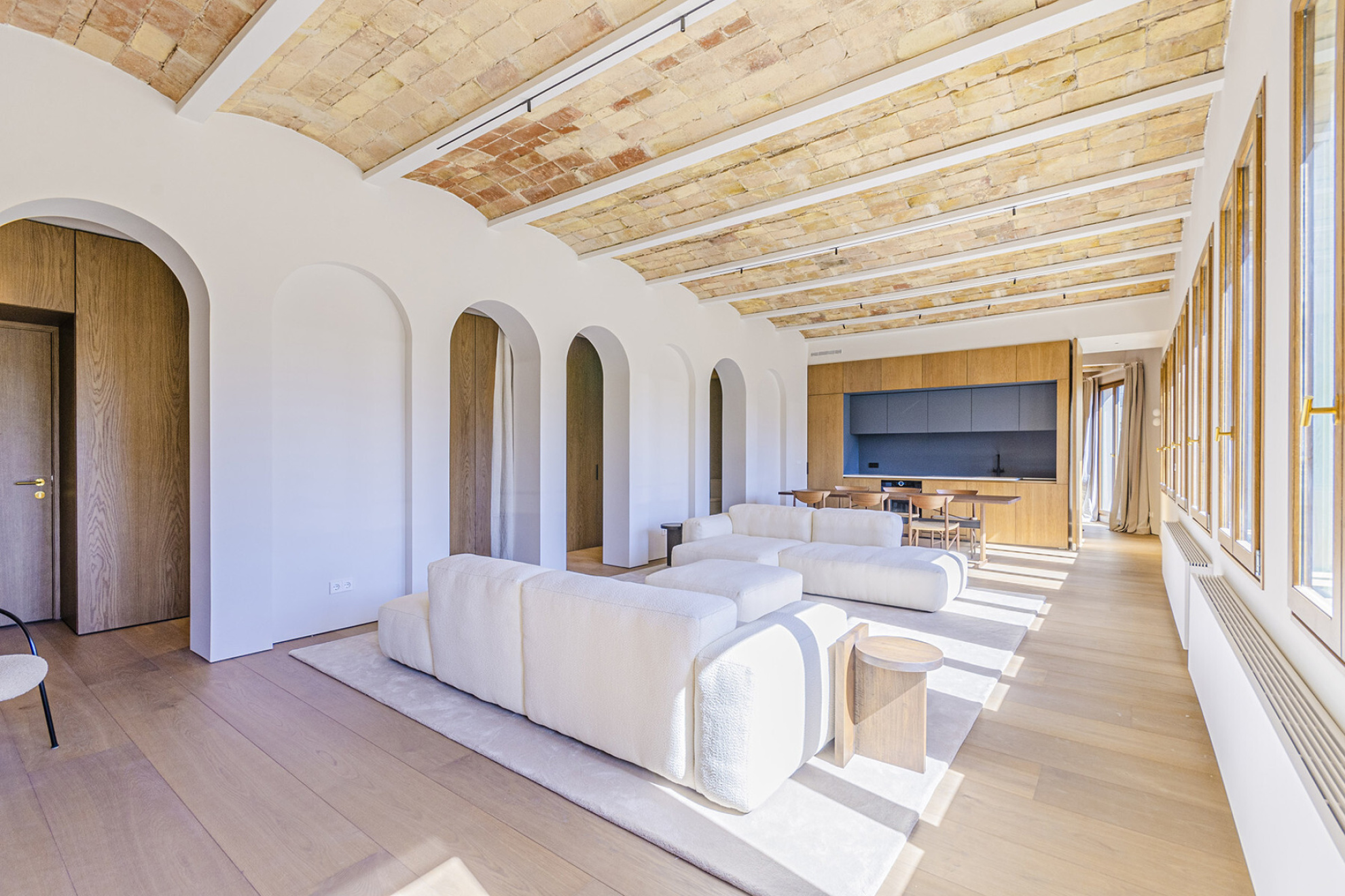  Stunning renovated property with panoramic views and abundant natural light - 物件實景