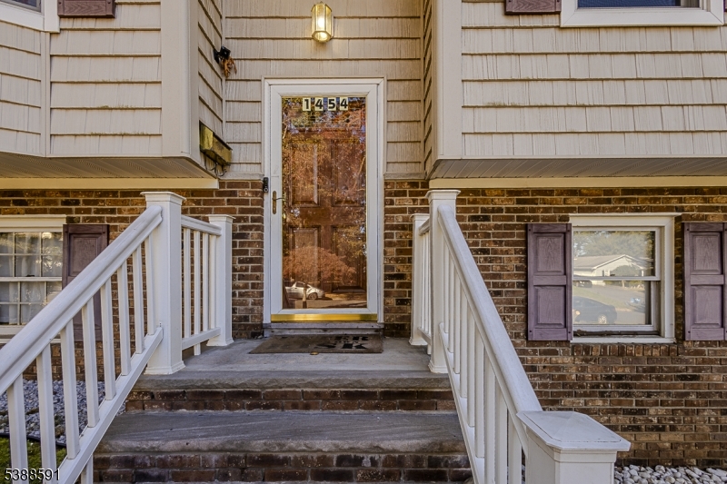 Plainfield City, New Jersey, 07060, United States, 4 Bedrooms Bedrooms, ,2 BathroomsBathrooms,Residential,For Sale,1961525