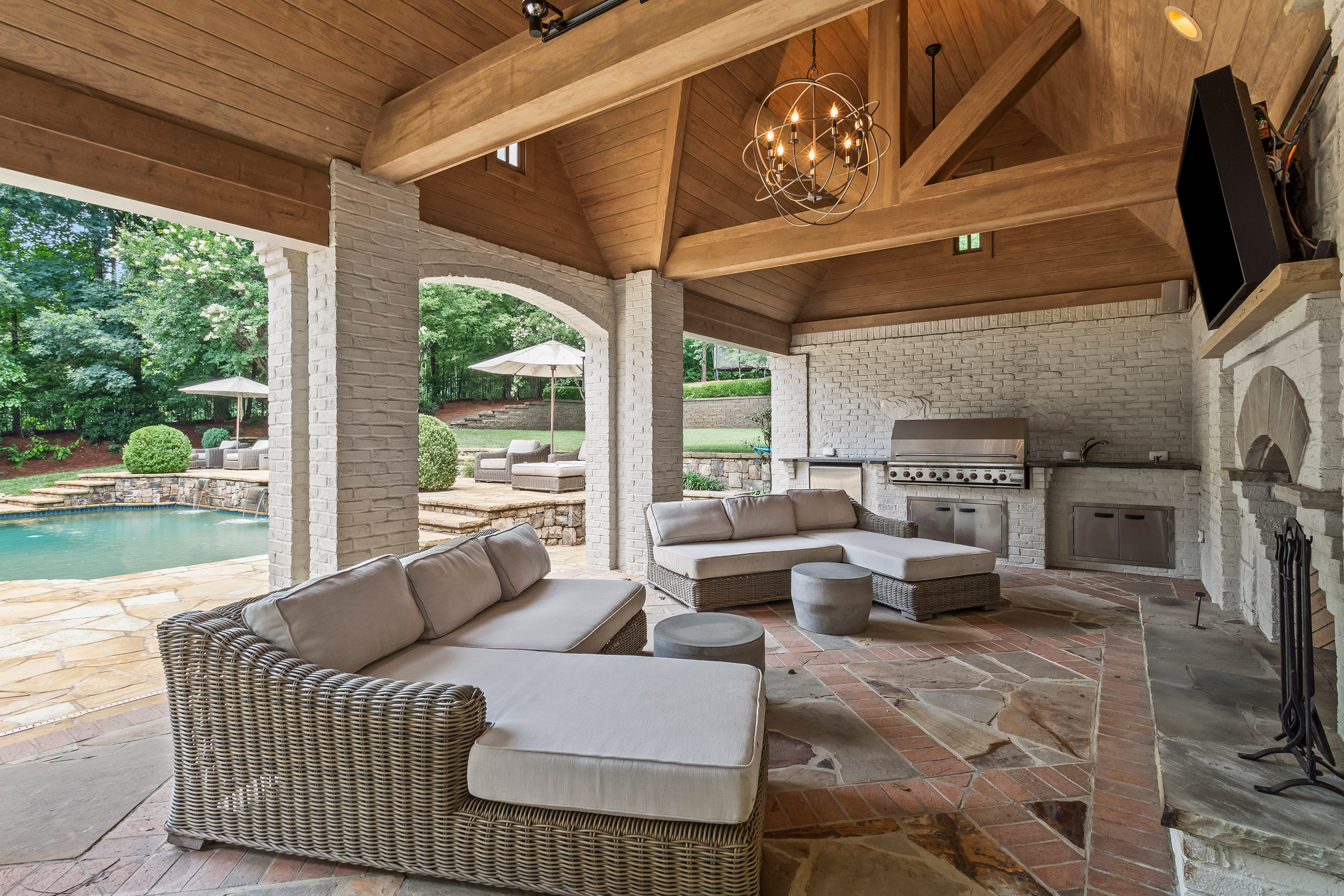  Stunning Custom-designed Home with Exceptional Indoor-Outdoor Living - 物件實景