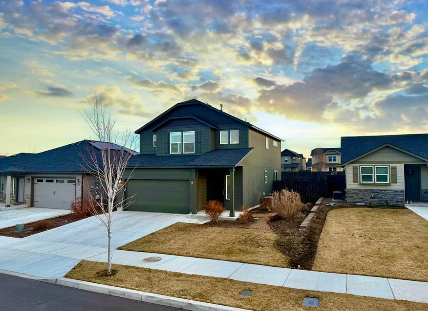 Redmond, Oregon, 97756, United States, 3 Bedrooms Bedrooms, ,3 BathroomsBathrooms,Residential,For Sale,1736801