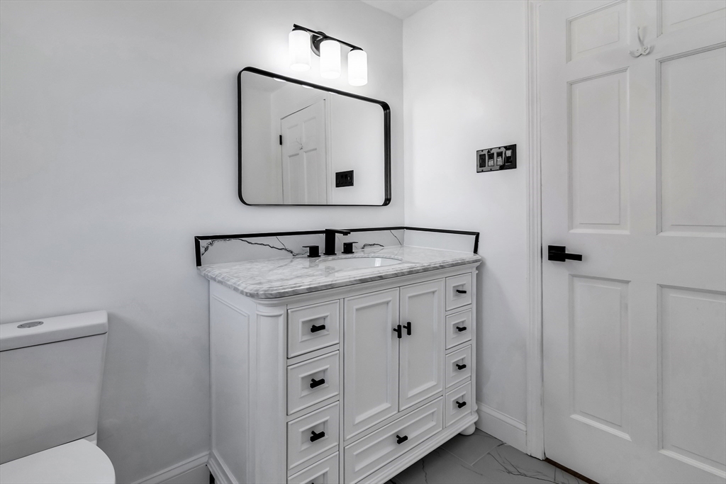 Methuen, Massachusetts, 01844, United States, 4 Bedrooms Bedrooms, ,3 BathroomsBathrooms,Residential,For Sale,1978164