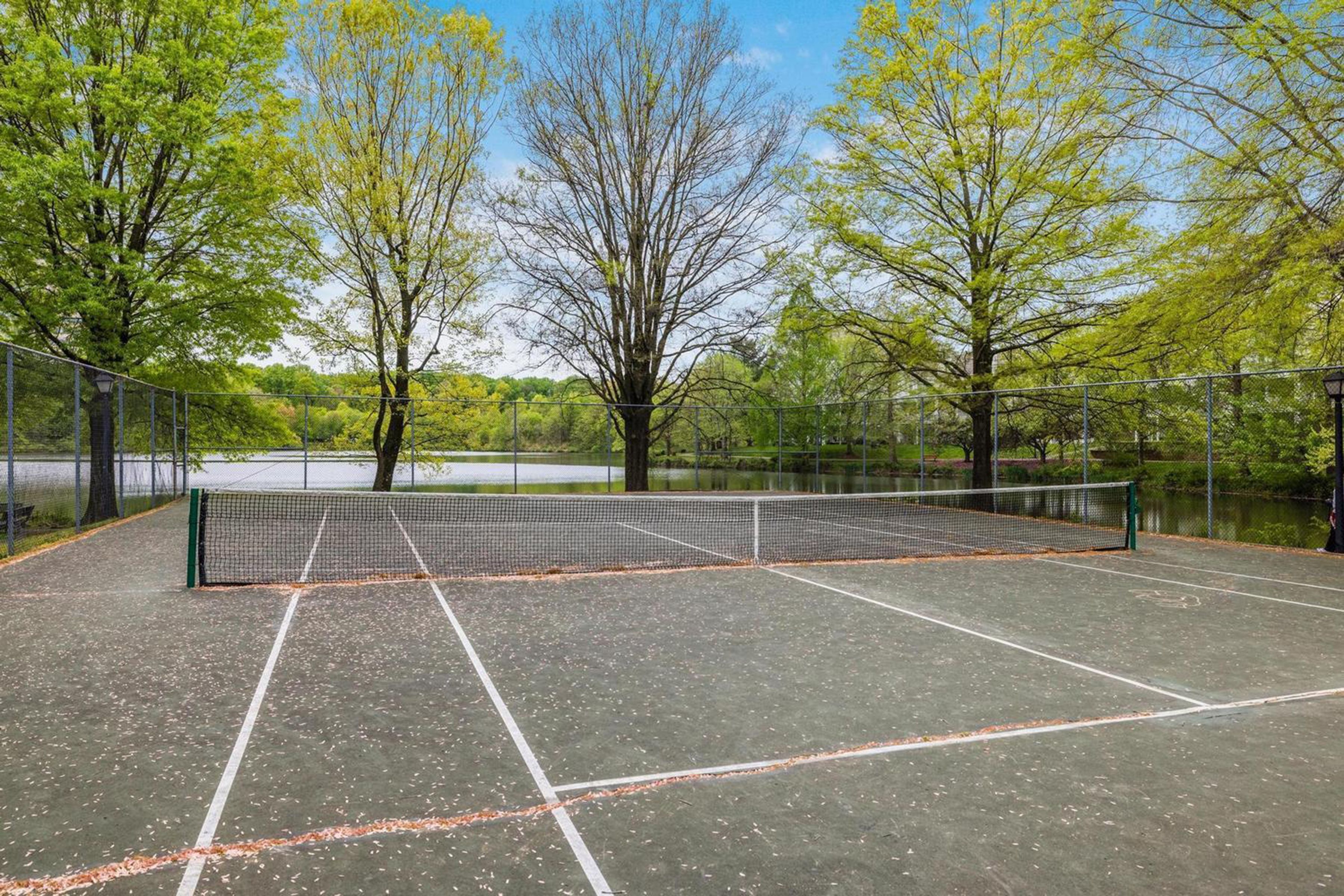 2922 Bridgehampton Court, Falls Church, VA 22042 - 物件實景