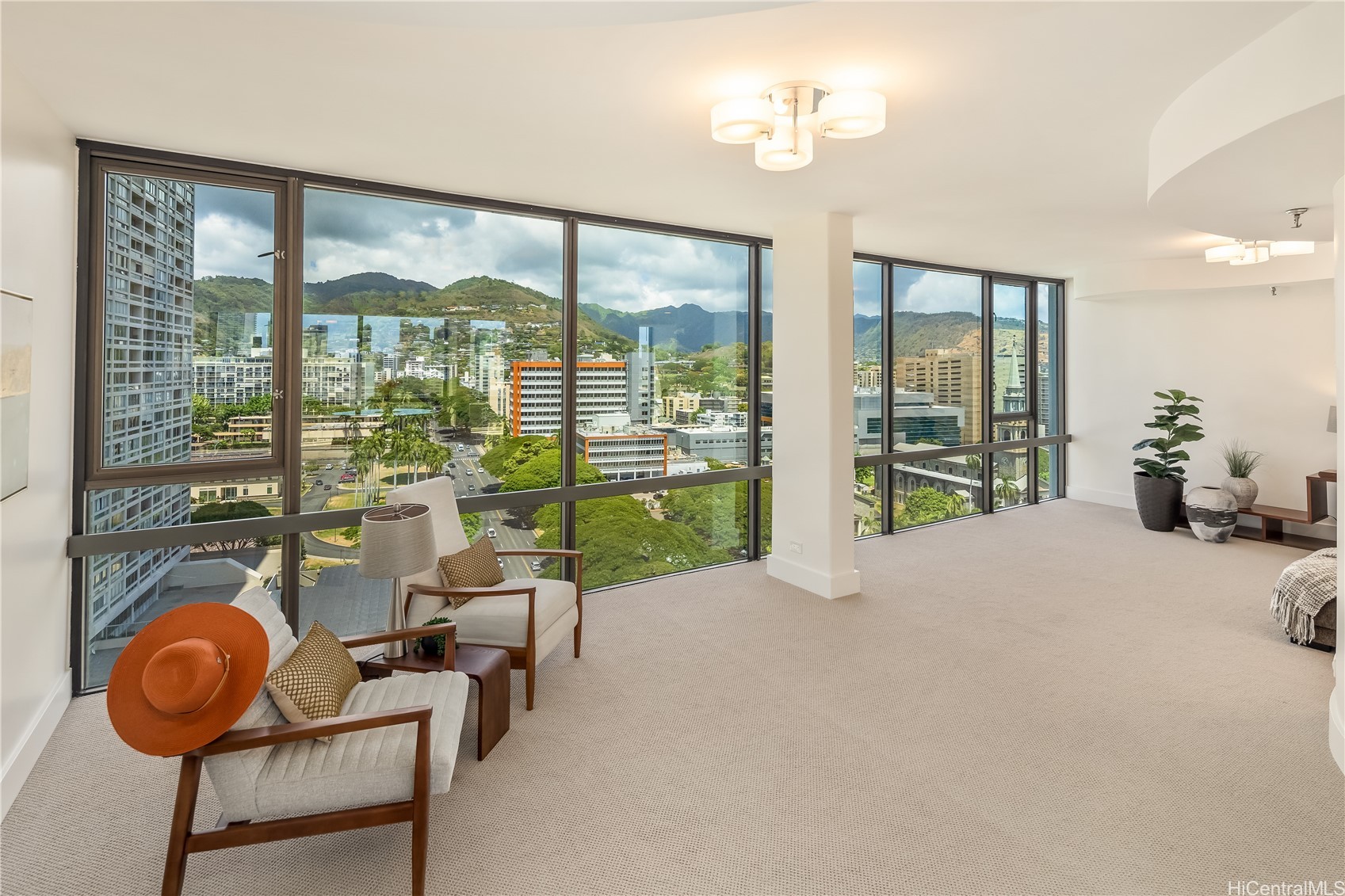 Honolulu, Hawaii, 96826, United States, 3 Bedrooms Bedrooms, ,3 BathroomsBathrooms,Residential,For Sale,1934330
