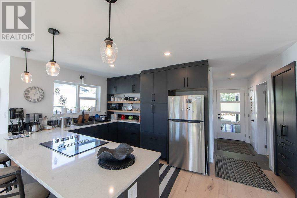 NAKUSP, British Columbia, V0G 1R0, CA, 3 Bedrooms Bedrooms, ,2 BathroomsBathrooms,Residential,For Sale,1836851