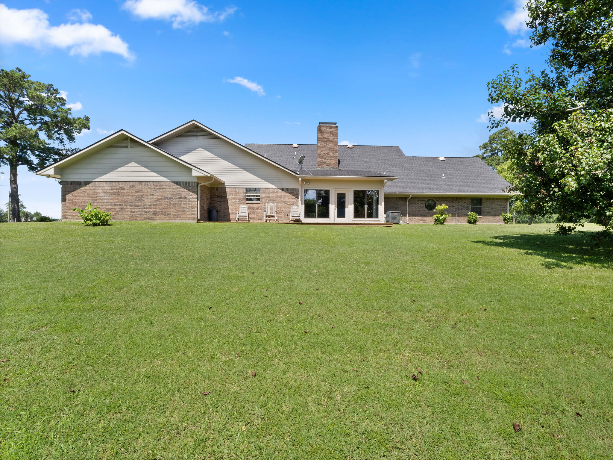 Zwolle, Louisiana, 71486, United States, 5 Bedrooms Bedrooms, ,3 BathroomsBathrooms,Residential,For Sale,1981648