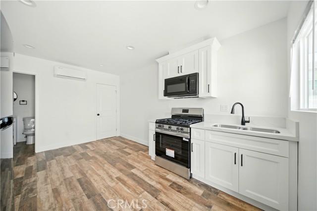 Los Angeles, California, 90044, United States, ,Residential,For Sale,1984386