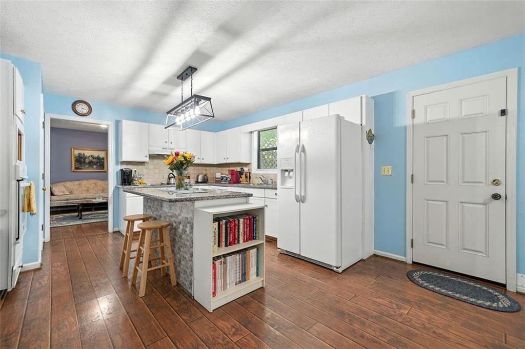 Roswell, Georgia, 30076, United States, 5 Bedrooms Bedrooms, ,4 BathroomsBathrooms,Residential,For Sale,1917059