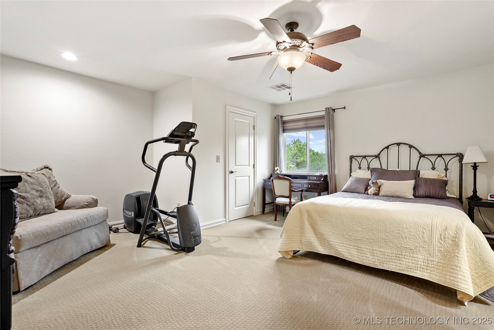 Broken Arrow, Oklahoma, 74011, United States, 5 Bedrooms Bedrooms, ,5 BathroomsBathrooms,Residential,For Sale,1793326