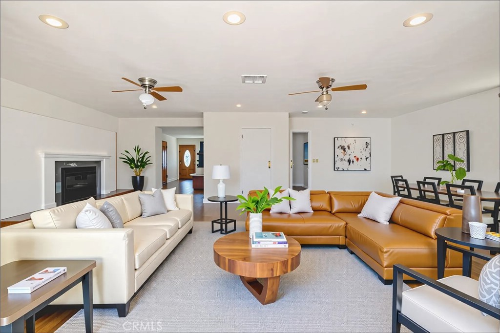 Azusa, California, 91702, United States, 3 Bedrooms Bedrooms, ,2 BathroomsBathrooms,Residential,For Sale,1902994