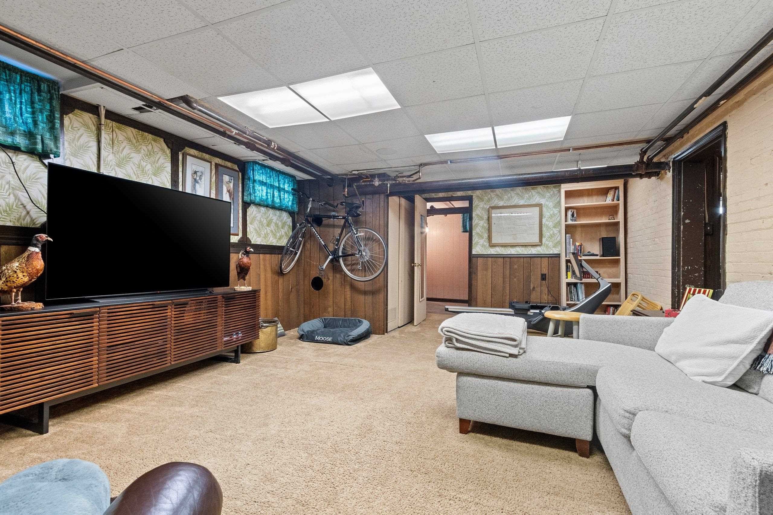 GREEN BAY, Wisconsin, 54301-3217, United States, 4 Bedrooms Bedrooms, ,3 BathroomsBathrooms,Residential,For Sale,1984503