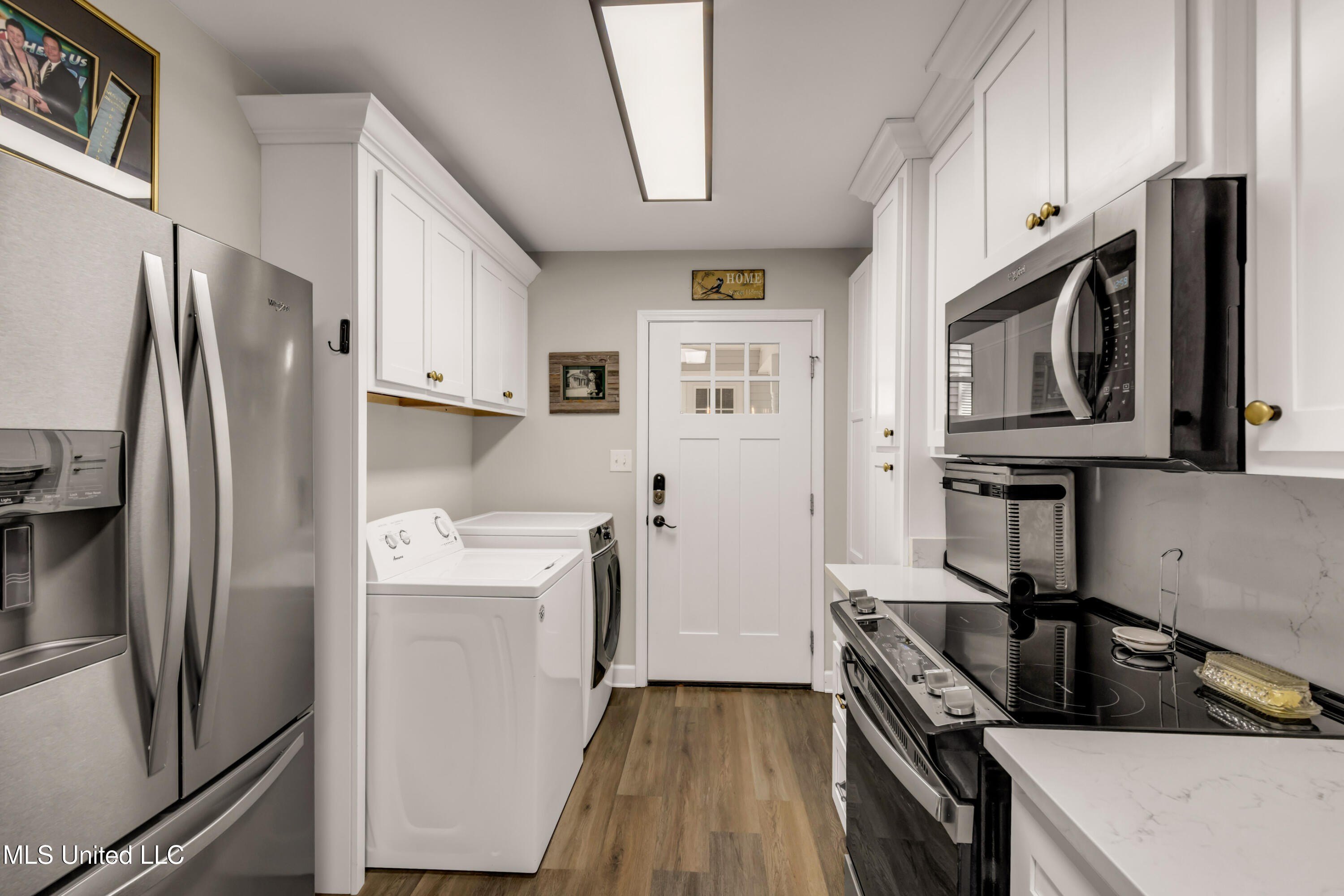 Gautier, Mississippi, 39553, United States, 4 Bedrooms Bedrooms, ,4 BathroomsBathrooms,Residential,For Sale,1989936