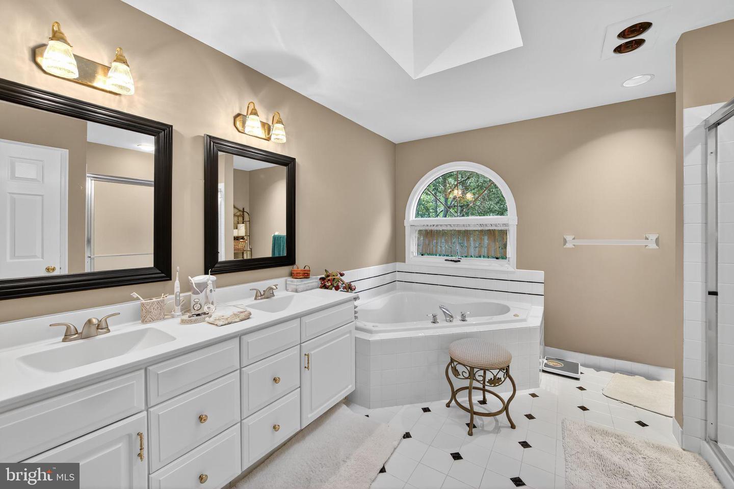 Downingtown, Pennsylvania, 19335, United States, 4 Bedrooms Bedrooms, ,4 BathroomsBathrooms,Residential,For Sale,1988358