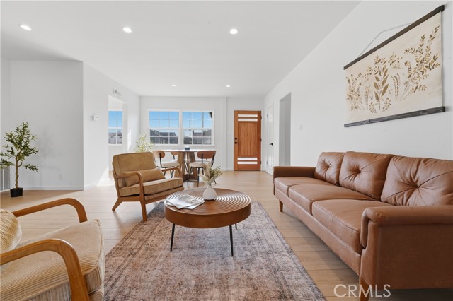 Gardena, California, 90249, United States, 3 Bedrooms Bedrooms, ,2 BathroomsBathrooms,Residential,For Sale,1987394