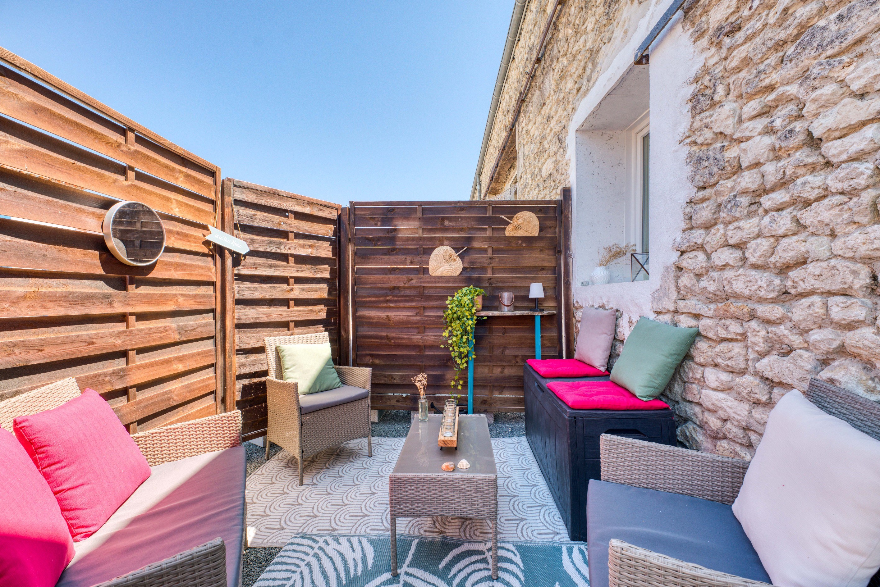  CHARMING BOHEMIAN-CHIC ESTATE – GUEST HOUSE BUSINESS WITH COTTAGES AND POOL, 6 … - 物件實景