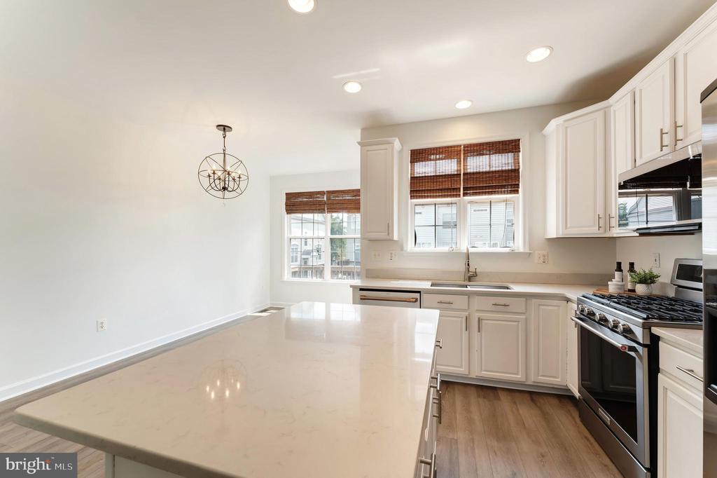 Brambleton, Virginia, 20148, United States, 3 Bedrooms Bedrooms, ,4 BathroomsBathrooms,Residential,For Sale,1916564
