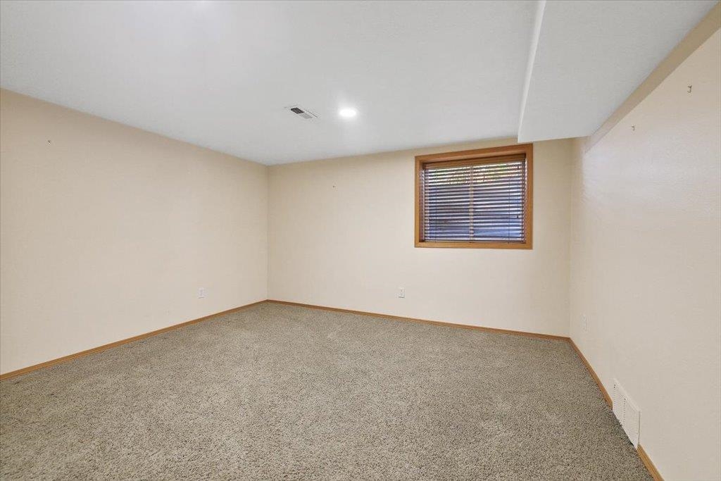 Spokane, Washington, 99223, United States, 5 Bedrooms Bedrooms, ,4 BathroomsBathrooms,Residential,For Sale,1988126