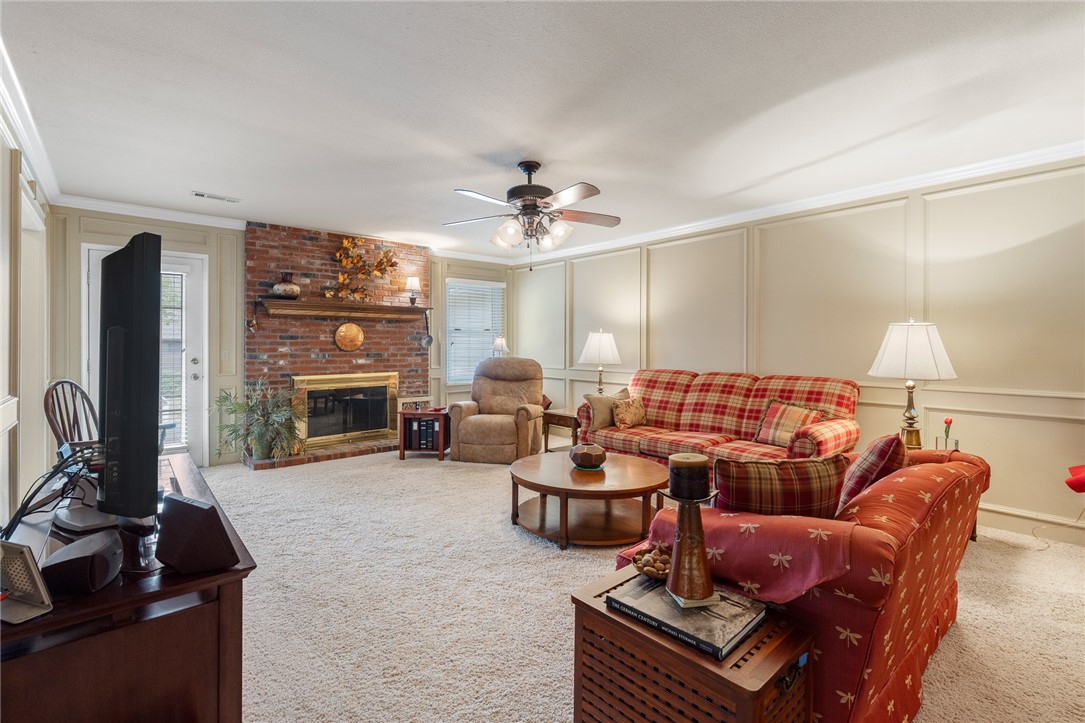 Springdale, Arkansas, 72764, United States, 4 Bedrooms Bedrooms, ,3 BathroomsBathrooms,Residential,For Sale,1804619