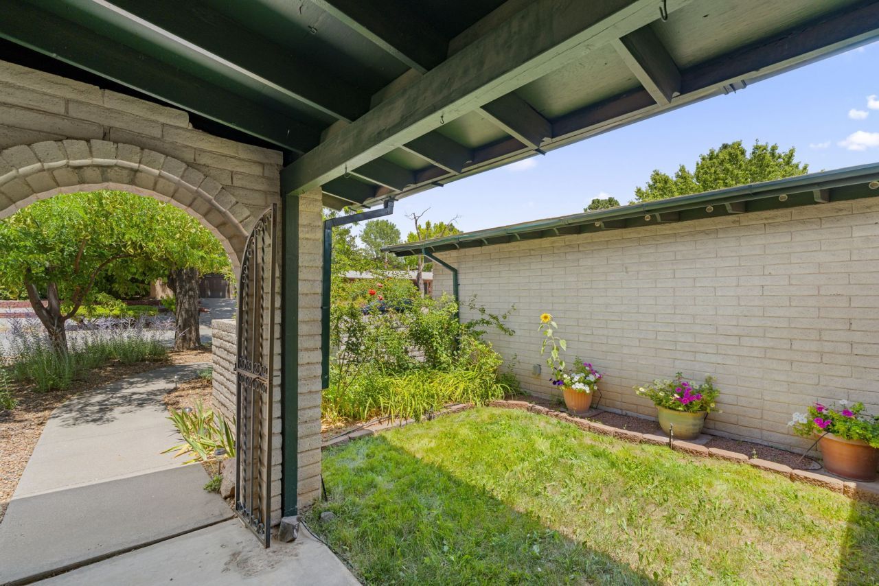 White Rock, New Mexico, 87547, United States, 4 Bedrooms Bedrooms, ,3 BathroomsBathrooms,Residential,For Sale,1906600