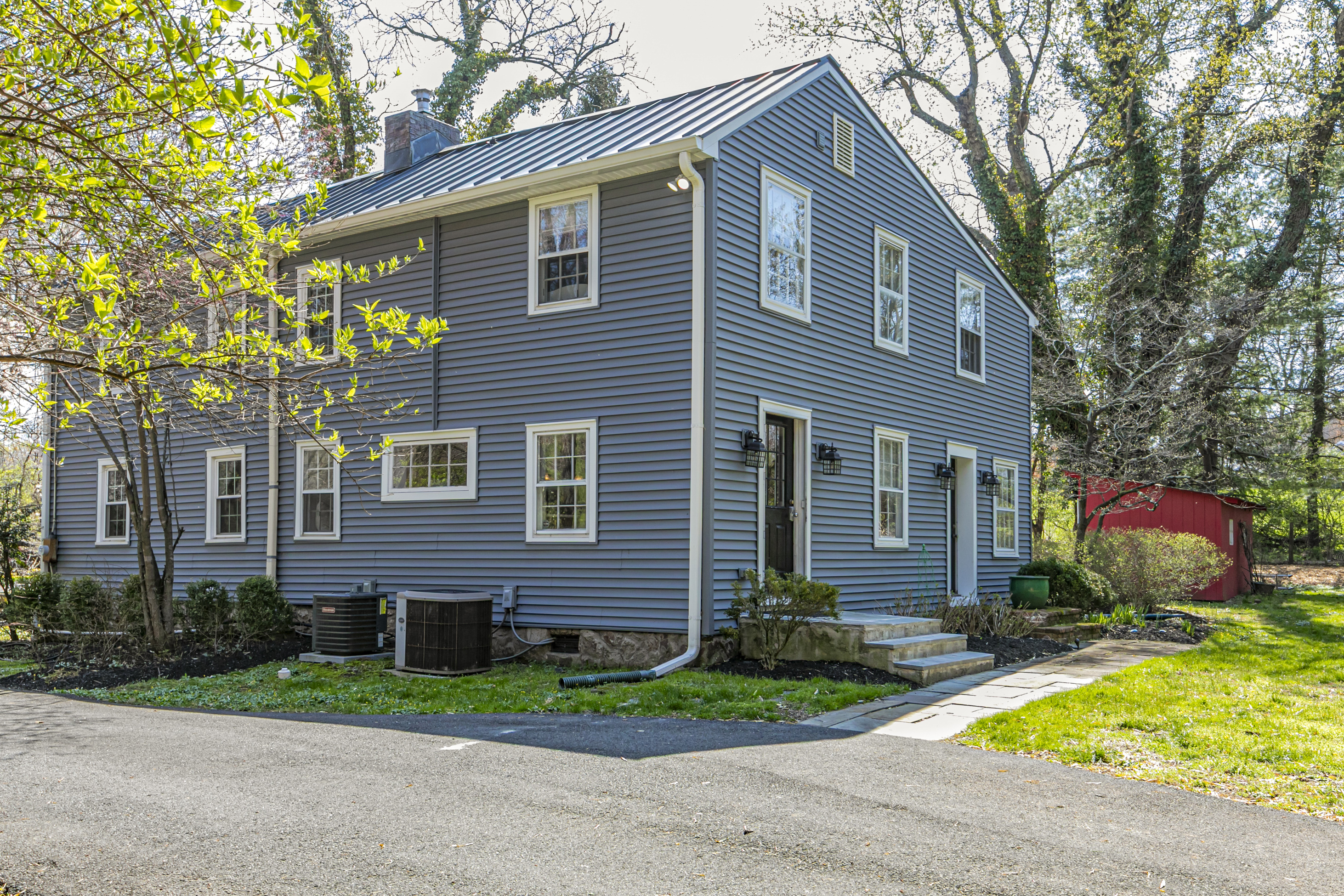  Pennington’s Moses Baldwin House Marries Period Details with Modern Updates - 物件實景