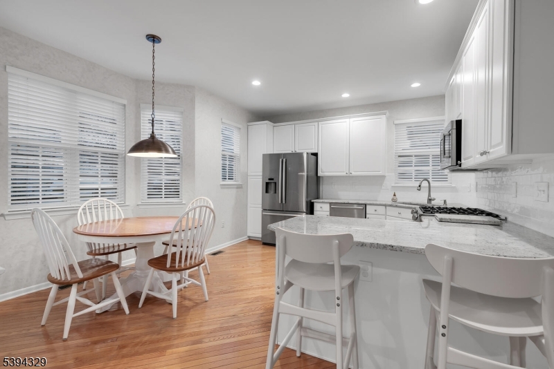 Bernards Twp., New Jersey, 07920, United States, 5 Bedrooms Bedrooms, ,3 BathroomsBathrooms,Residential,For Sale,1992949