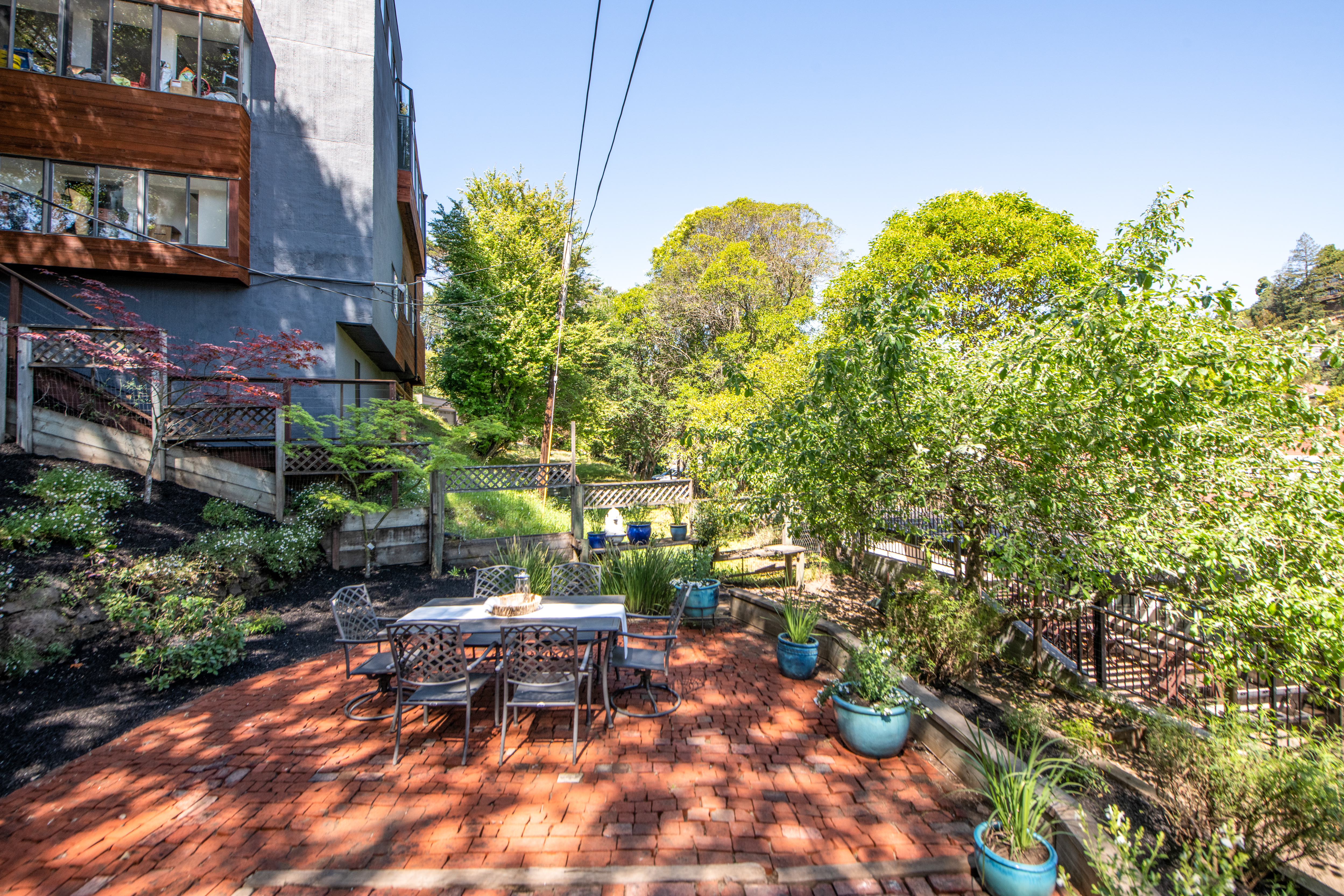  Charming Side-By-Side Duplex in West End - 物件實景