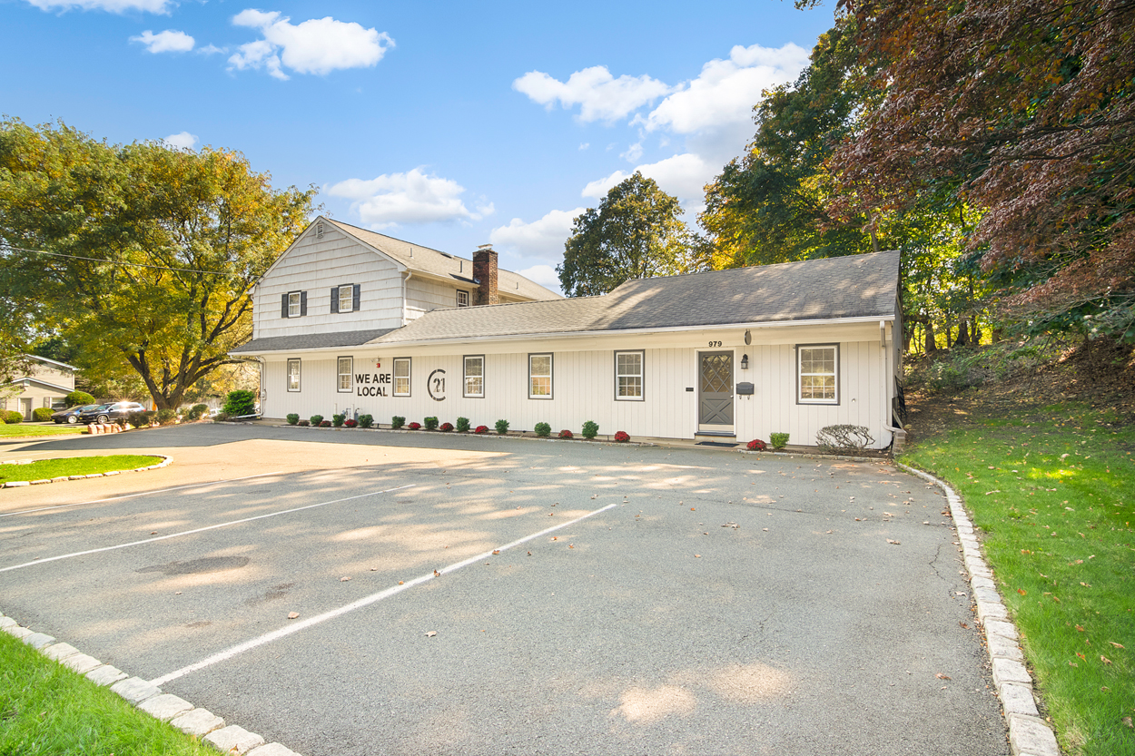 Parsippany, New Jersey, 07054, United States, 5 Bedrooms Bedrooms, ,4 BathroomsBathrooms,Residential,For Sale,1943476