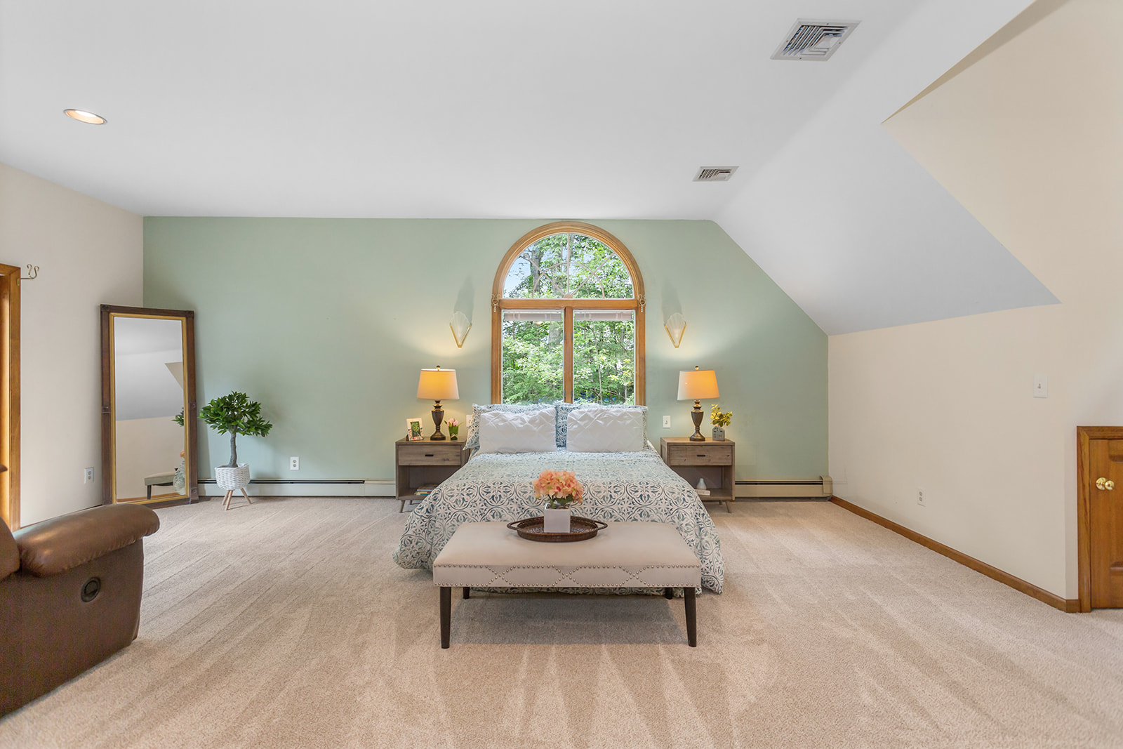Ringwood, New Jersey, 07456, United States, 7 Bedrooms Bedrooms, ,4 BathroomsBathrooms,Residential,For Sale,1943457