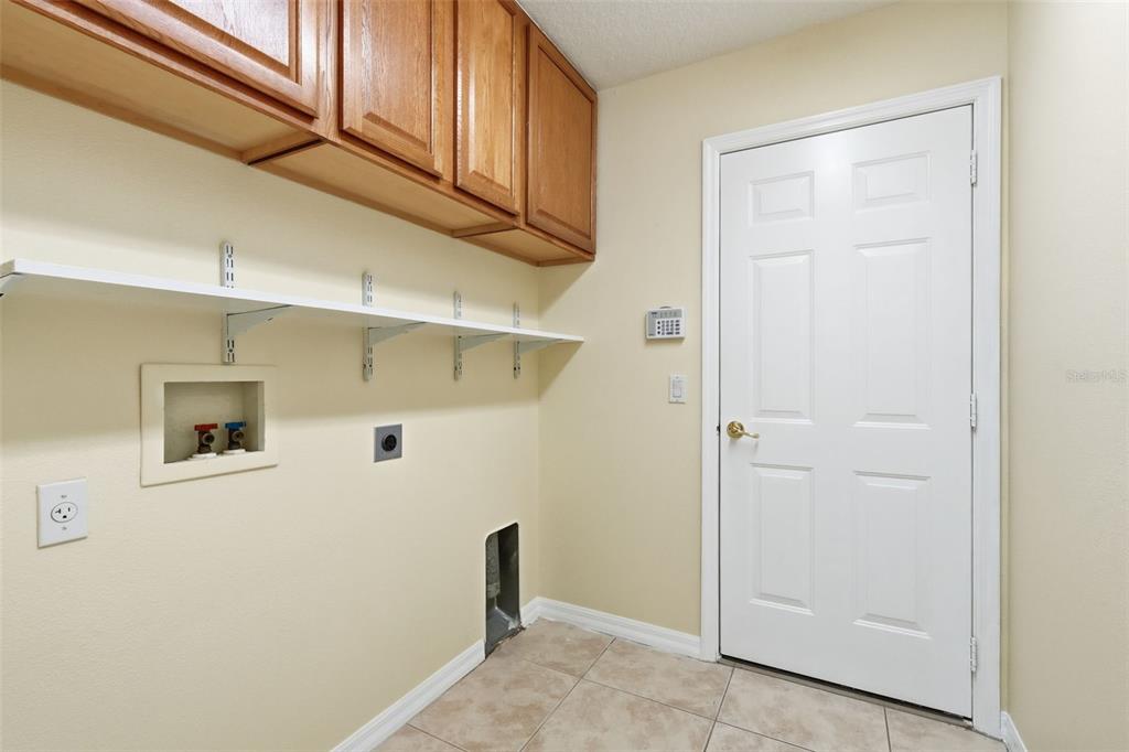 Tampa, Florida, 33635, United States, 4 Bedrooms Bedrooms, ,3 BathroomsBathrooms,Residential,For Sale,1988639