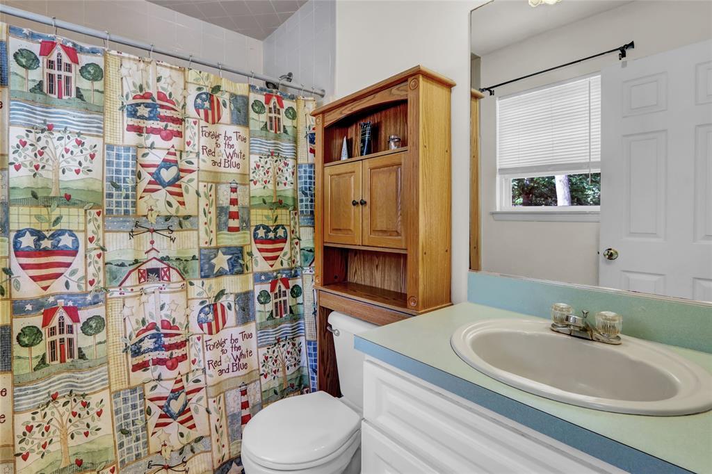 Mastic Beach, New York, 11951, United States, 5 Bedrooms Bedrooms, ,3 BathroomsBathrooms,Residential,For Sale,1974757