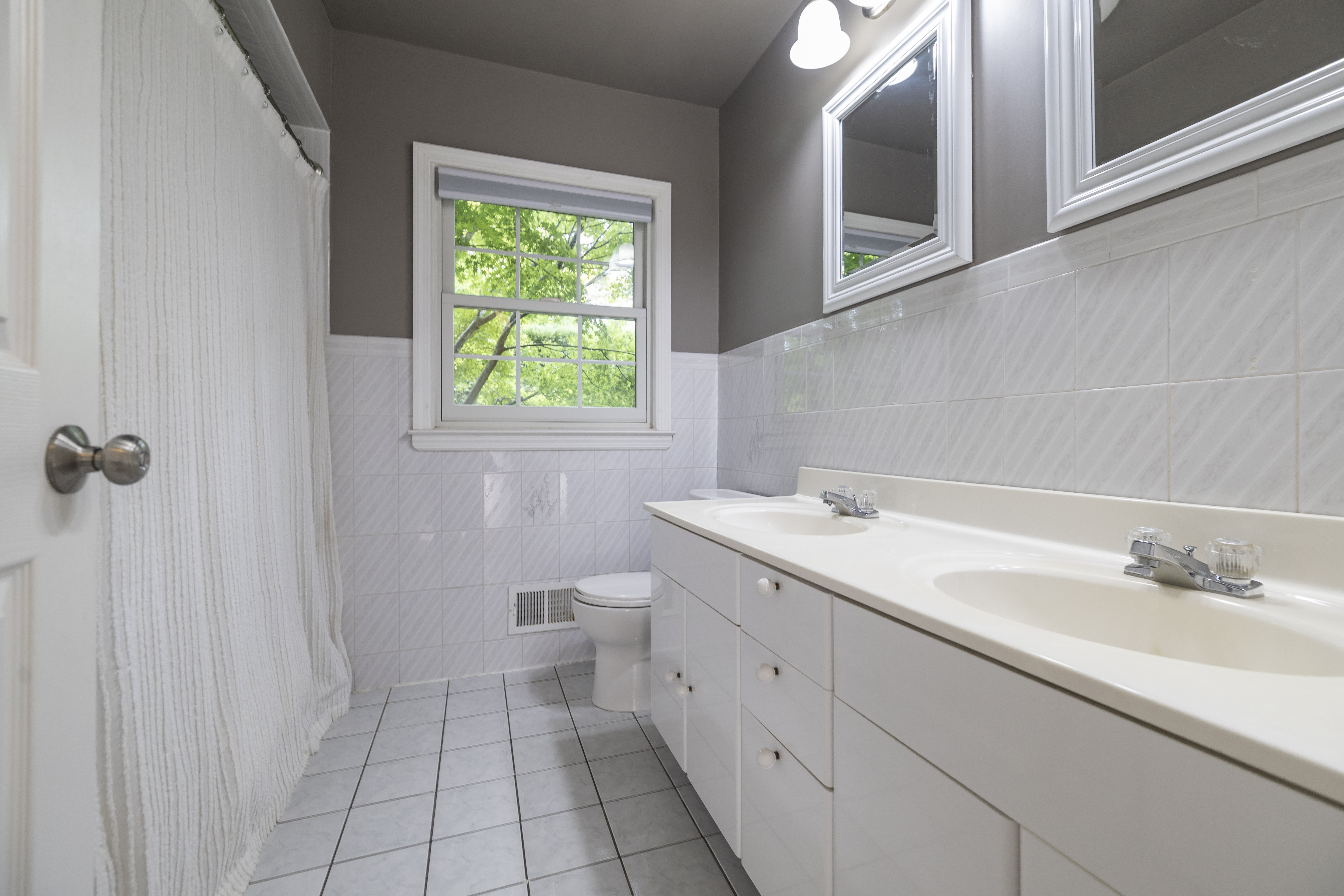  6 Blenheim Court, Rockville Centre, NY, 11570 - 物件實景