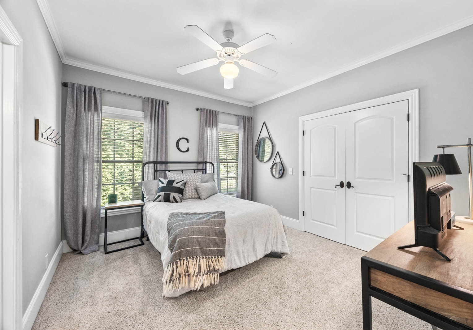 Clarksville, Tennessee, 37043, United States, 4 Bedrooms Bedrooms, ,5 BathroomsBathrooms,Residential,For Sale,1997798