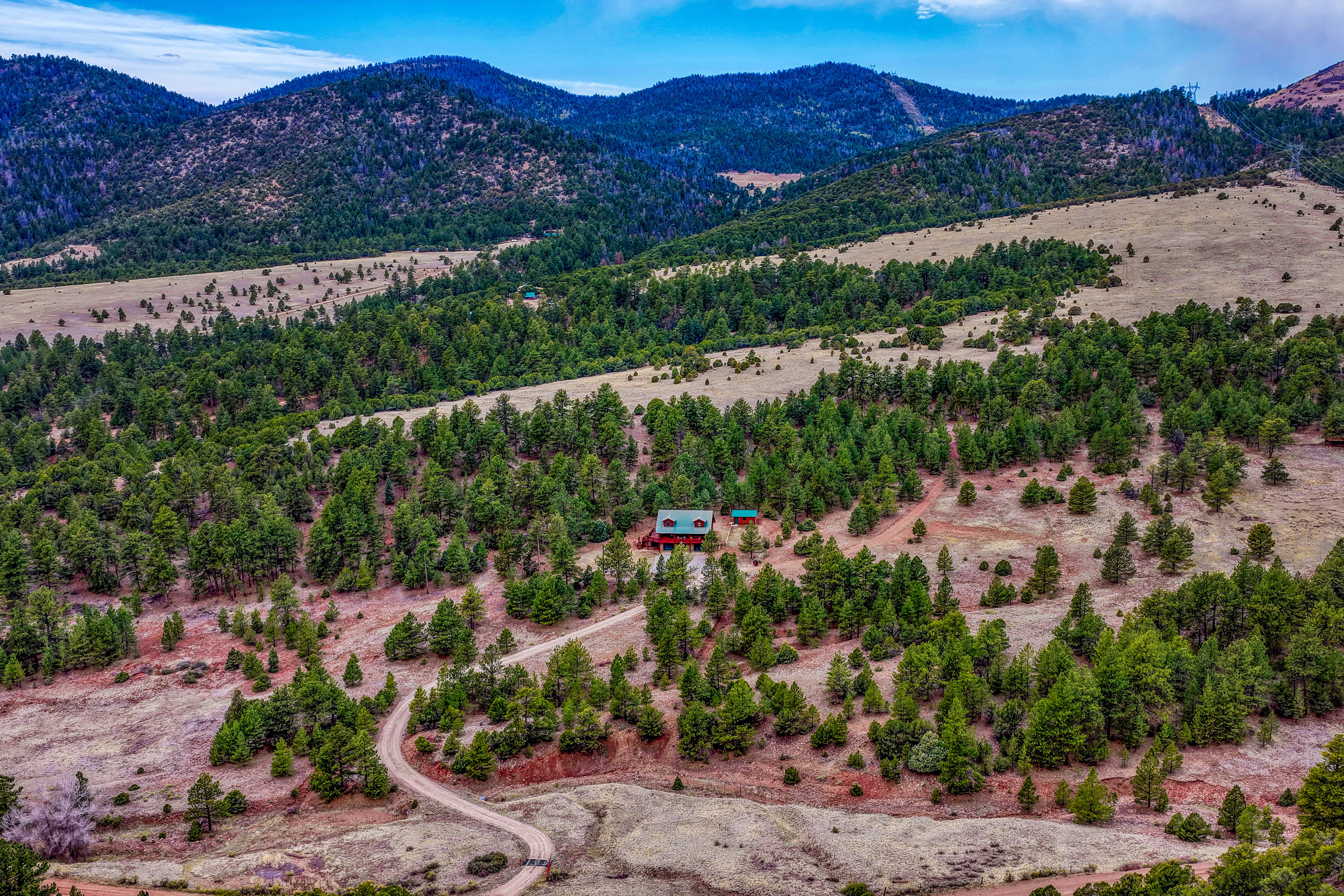  Spectacular 119 acre ranch tucked into a scenic mountain valley - 物件實景