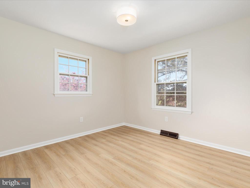 Leesburg, Virginia, 20176, United States, 6 Bedrooms Bedrooms, ,3 BathroomsBathrooms,Residential,For Sale,1979496