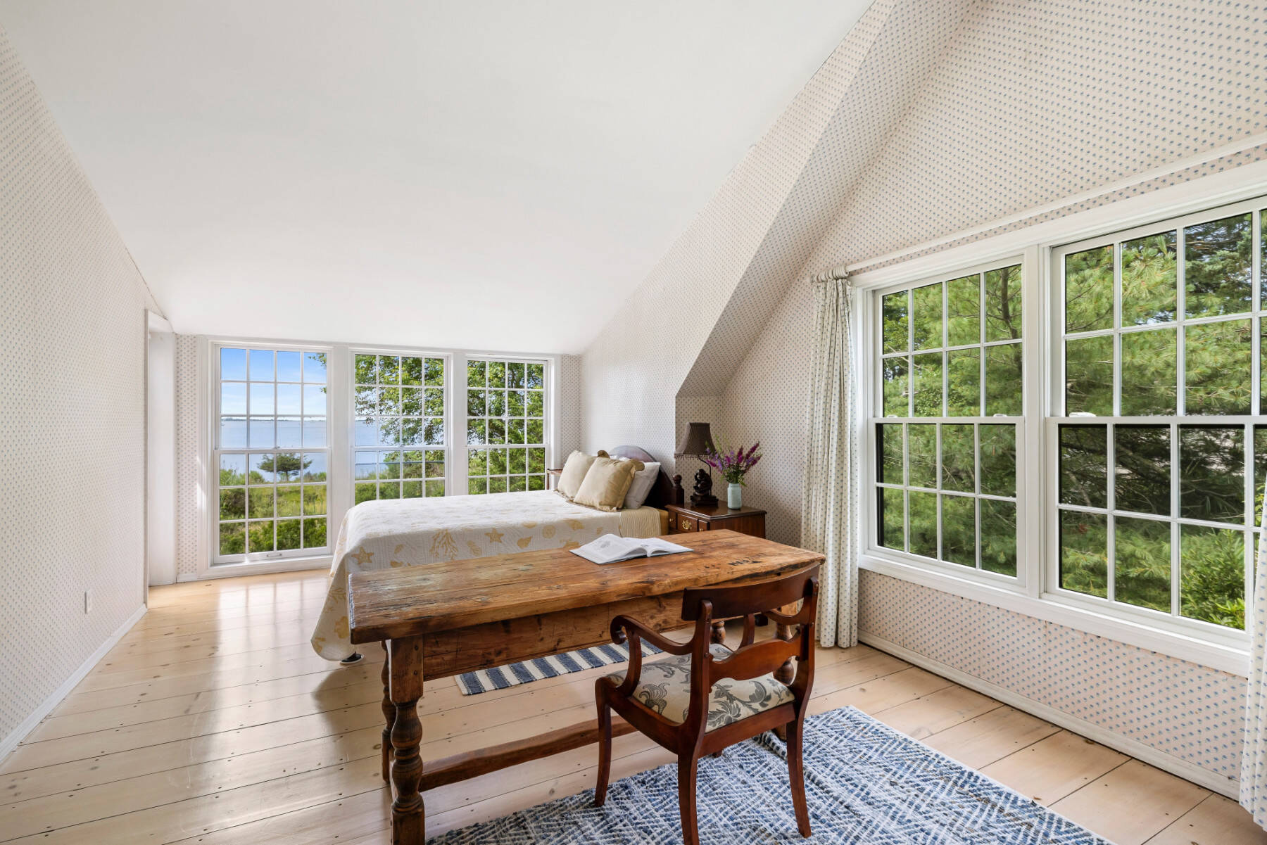  Sunrise to Sunset Views at this New Heavenly Waterfront Home - 物件實景