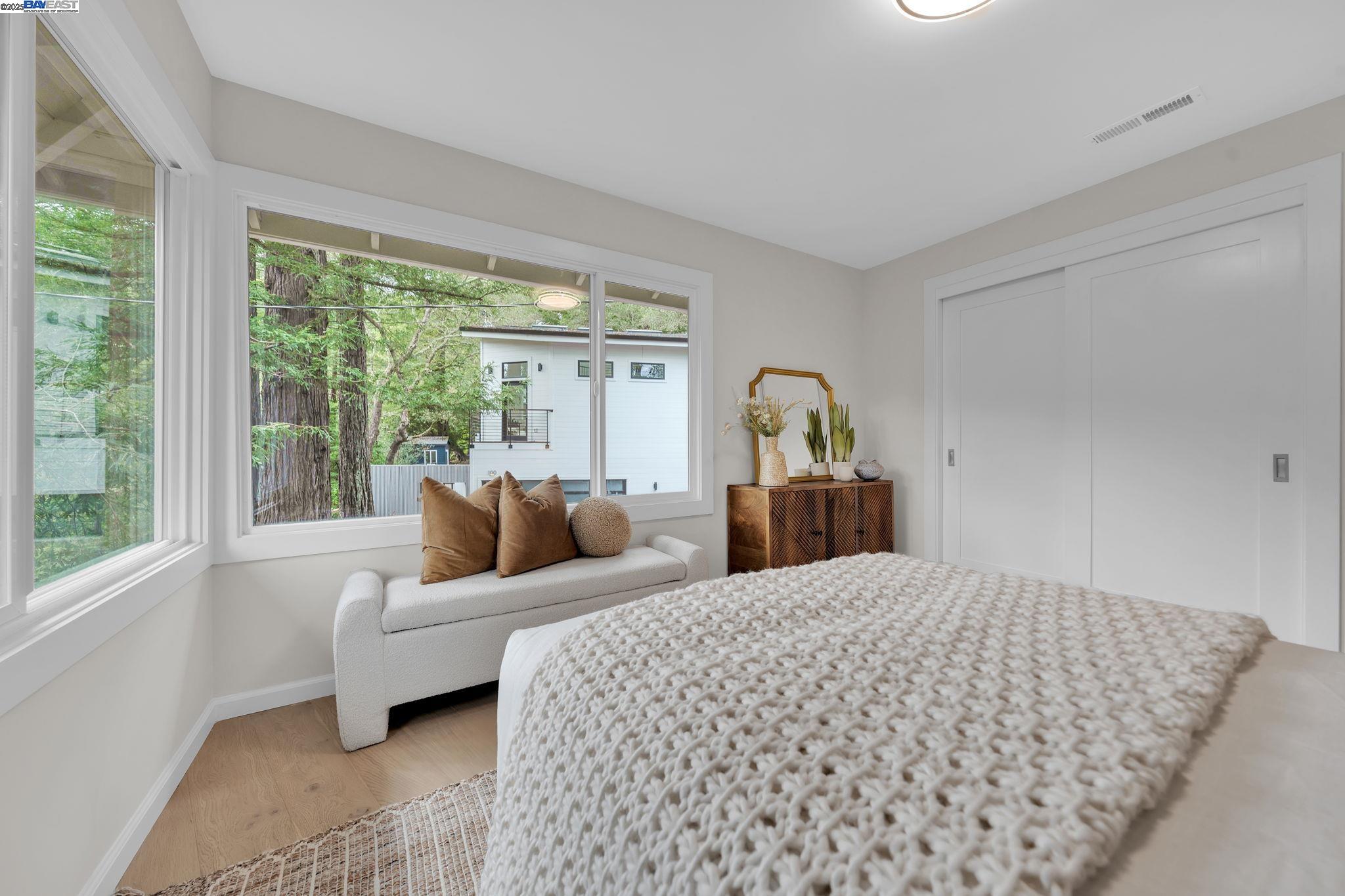 Kentfield, California, 94904, United States, 4 Bedrooms Bedrooms, ,3 BathroomsBathrooms,Residential,For Sale,1837113