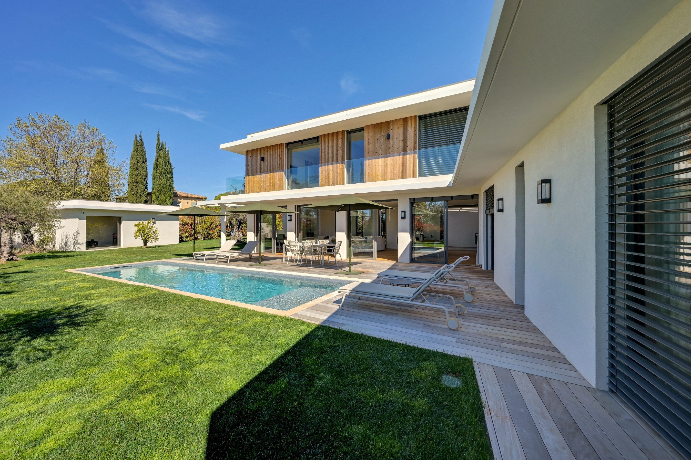  Exceptional Contemporary Turnkey - 物件實景