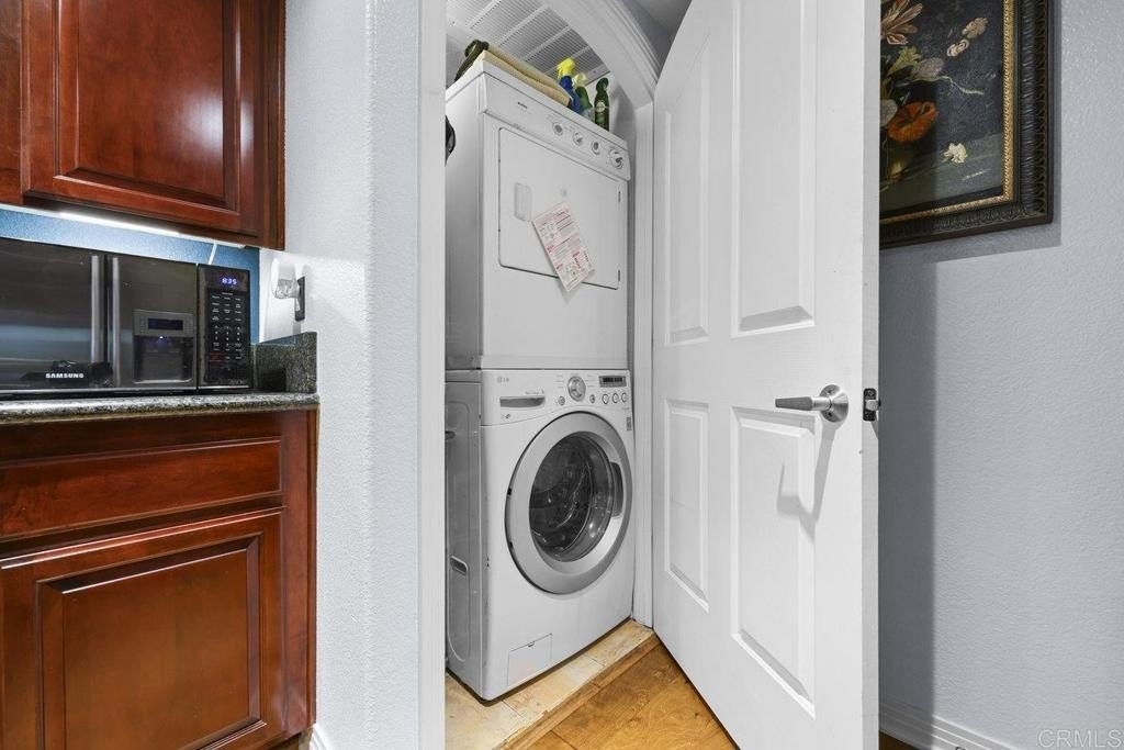 San Diego, California, 92101, United States, 2 Bedrooms Bedrooms, ,3 BathroomsBathrooms,Residential,For Sale,1856536