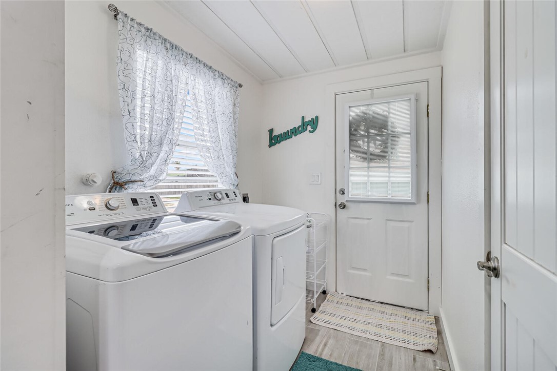 Port Aransas, Texas, 78373, United States, 3 Bedrooms Bedrooms, ,2 BathroomsBathrooms,Residential,For Sale,1987865