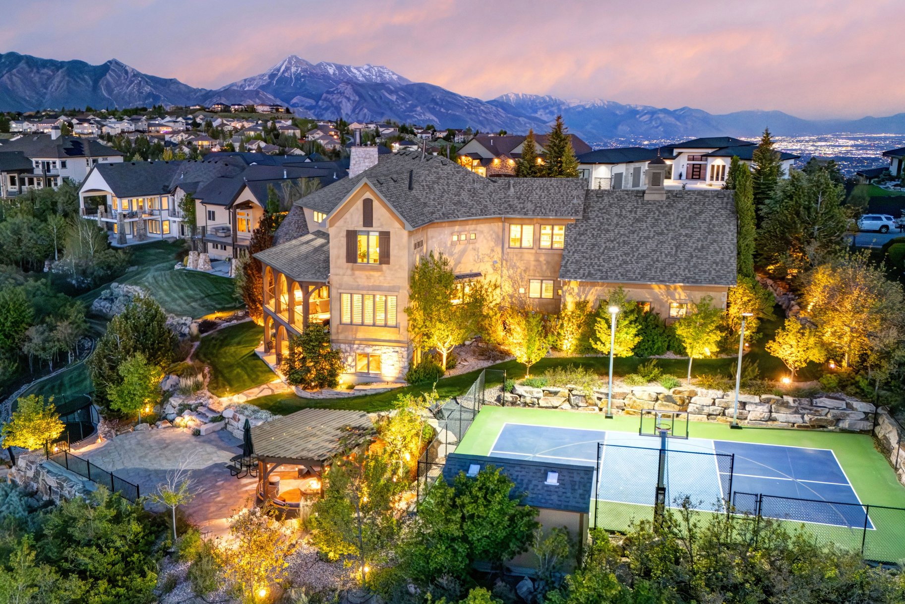  Panoramic Views, Sports Court & Luxury Living in SunCrest - 物件實景