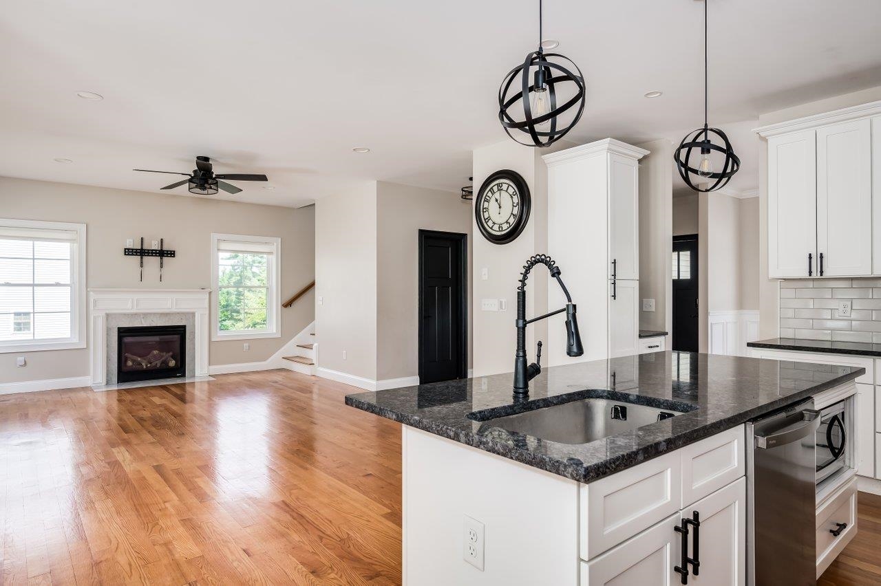 Weare, New Hampshire, 03281, United States, 4 Bedrooms Bedrooms, ,4 BathroomsBathrooms,Residential,For Sale,1908360