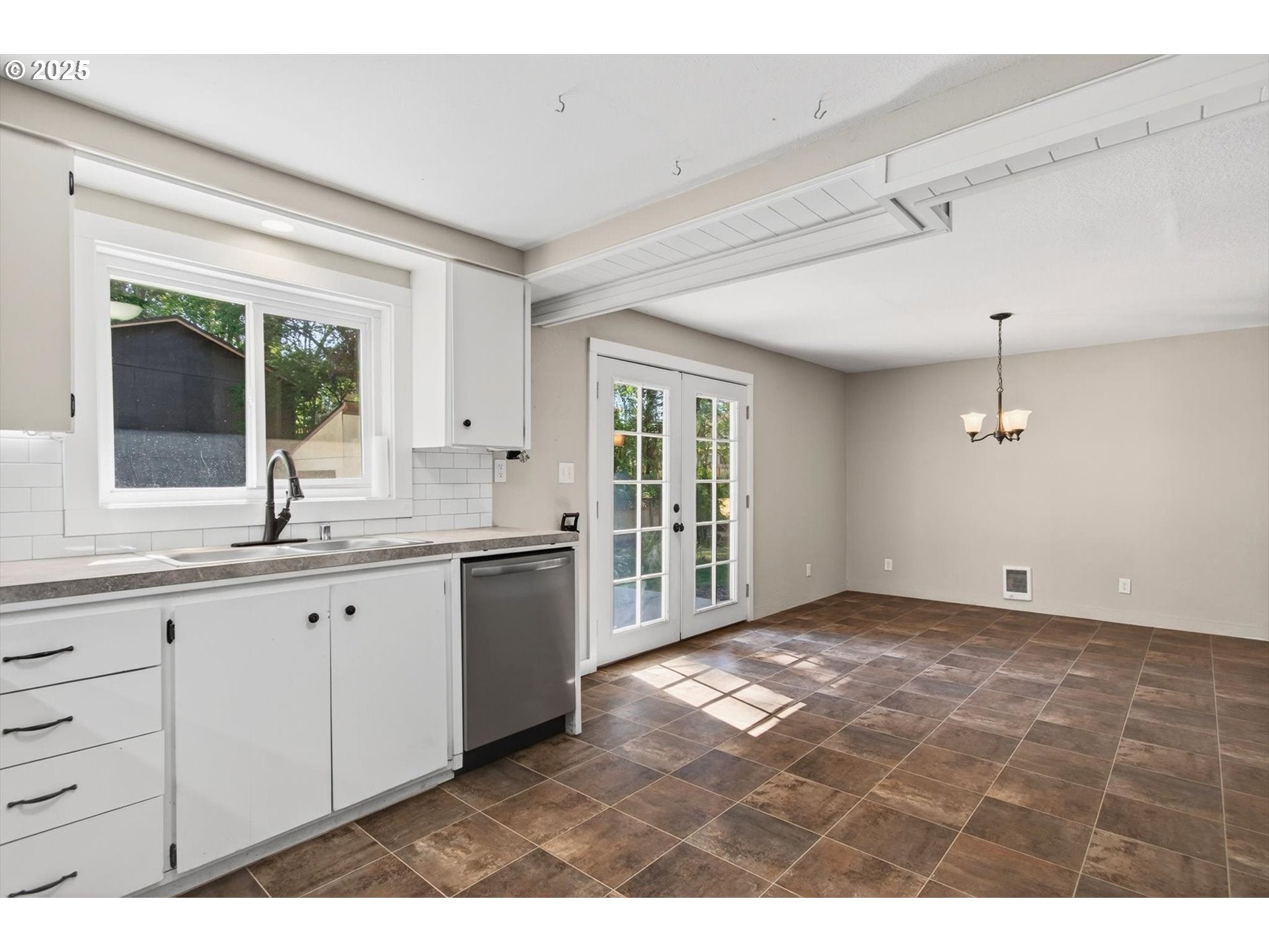 BattleGround, Washington, 98604, United States, 3 Bedrooms Bedrooms, ,2 BathroomsBathrooms,Residential,For Sale,1937806
