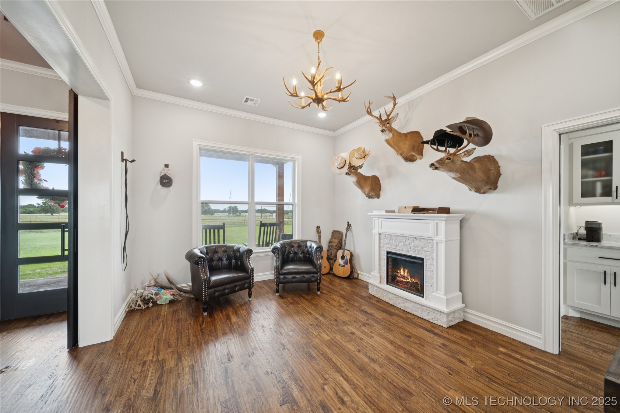 Pryor, Oklahoma, 74361, United States, 4 Bedrooms Bedrooms, ,4 BathroomsBathrooms,Residential,For Sale,1916724
