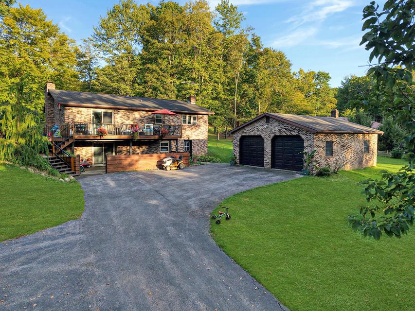 Buskirk Rd, Falls Creek, PA 15840