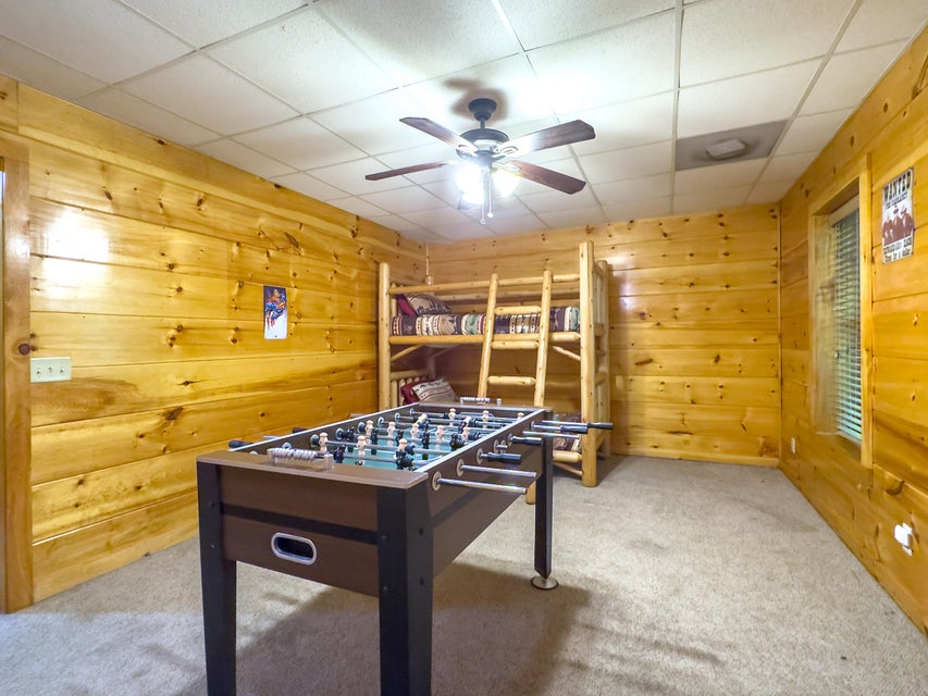 Sevierville, Tennessee, 37876, United States, 13 Bedrooms Bedrooms, ,14 BathroomsBathrooms,Residential,For Sale,1974606